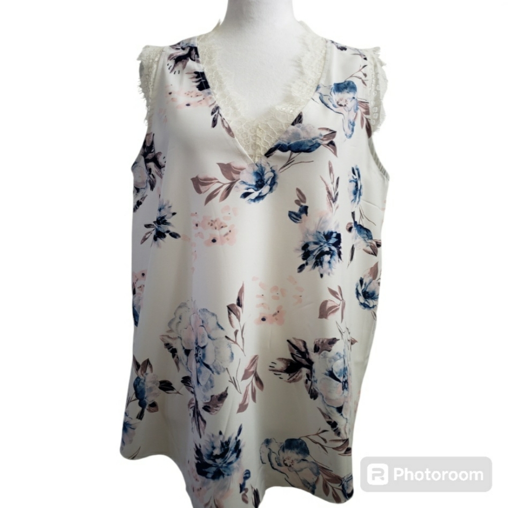 Woman's Floral Sleeveless Blouse - Size L